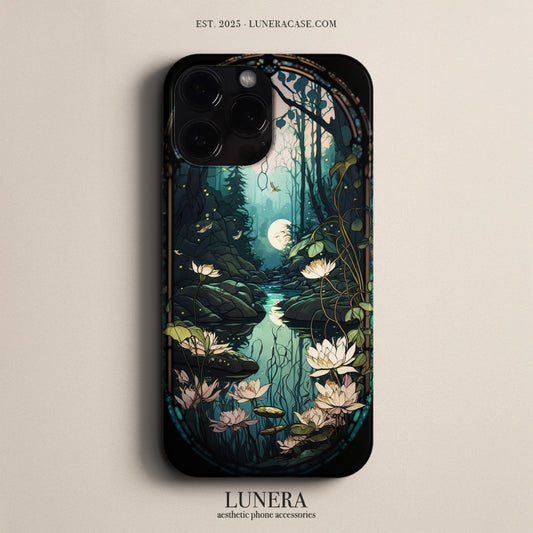 LUNERA Moonlit Lotus Forest Case – Ay Işığı Nilüfer Ormanı Parlak Telefon Kılıfı