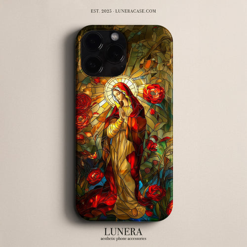 LUNERA Sacred Rose Glass Case – Kırmızı Vitray Figür ve Gül Desenli Parlak Telefon Kılıfı