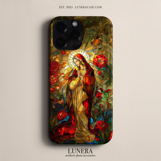 LUNERA Sacred Rose Glass Case – Kırmızı Vitray Figür ve Gül Desenli Parlak Telefon Kılıfı