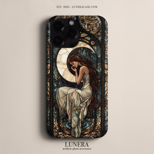 LUNERA Moon Reverie Case – Ay Temalı Vitray Figür Desenli Parlak Telefon Kılıfı